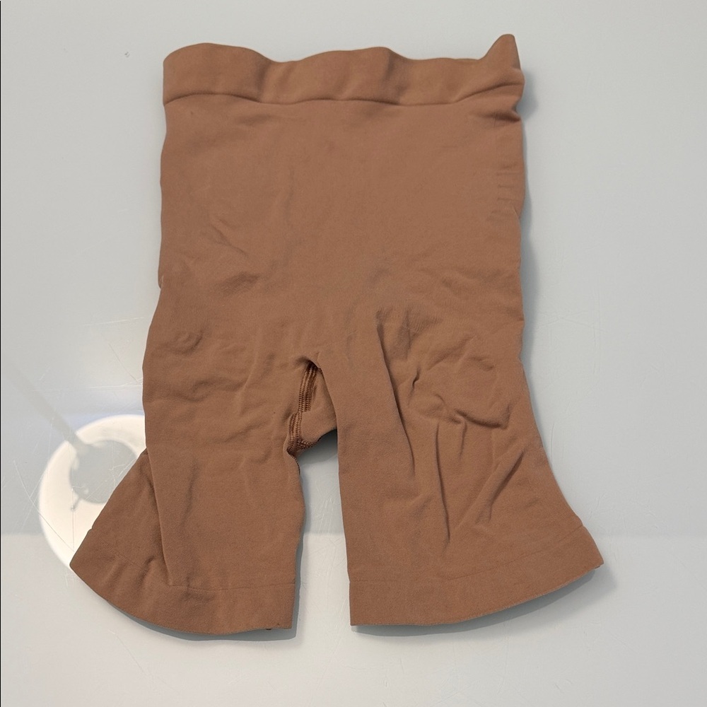 NWOT SKIMS BBL Shapewear Shorts